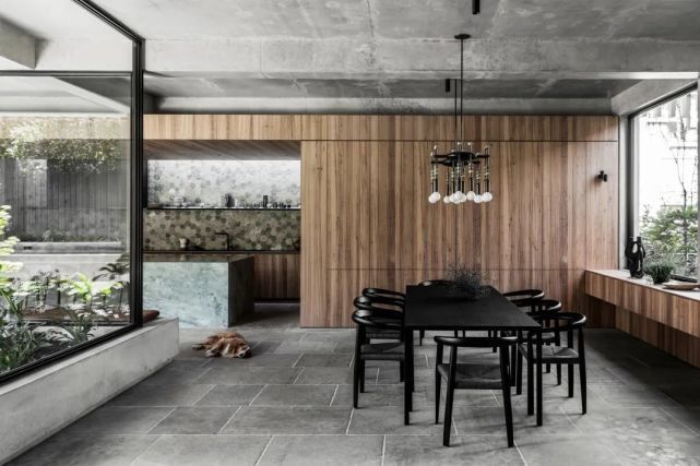 348㎡朴质美学豪宅,超大花园太适合养老