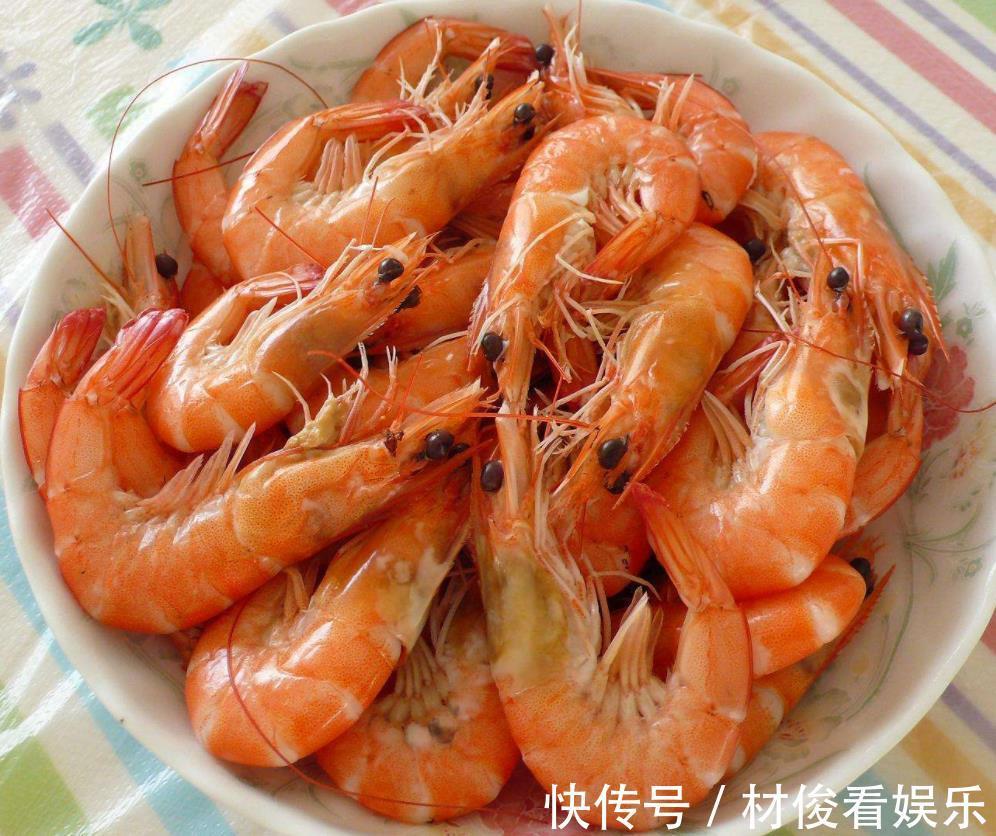 做水煮虾，应该凉水下锅还是开水下锅用错了水，难怪虾肉不鲜嫩