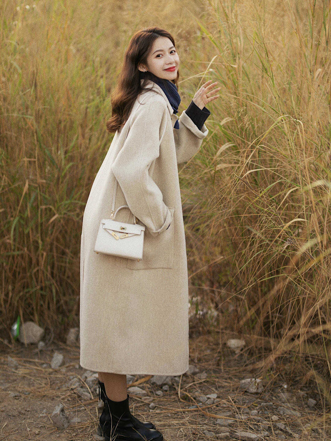 百搭|几款百搭又高级穿搭,不冷不热通勤日常,让你惊艳同龄人