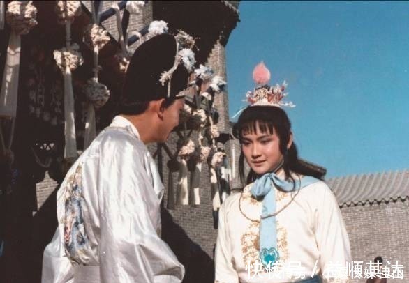 北静王@贾政生日那天闻听夏太监来降旨,为何全家如临大敌、坐立不安?