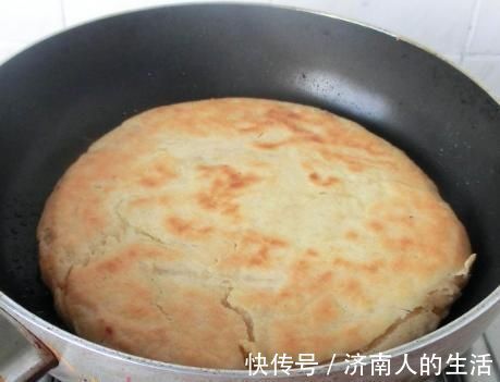 擀面杖|烙饼想要柔软又多层？有人多抹油，有人用开水烫面，其实这都不对