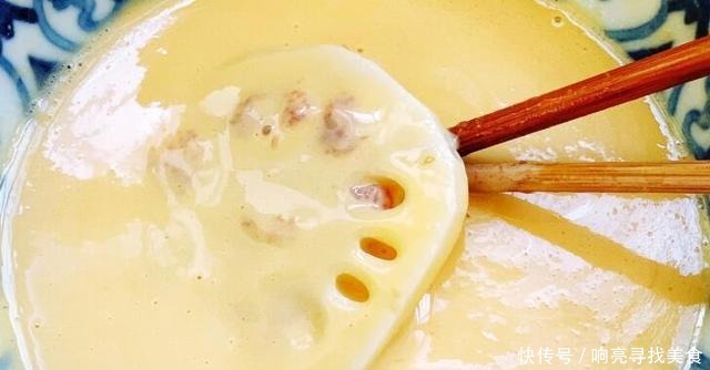 父亲用40年的老方法炸藕盒,一个小技巧,藕盒外酥里鲜,香而不腻