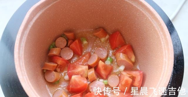 嫂子带小侄女来家里玩，中午点名要咖喱面，好吃到飞起！