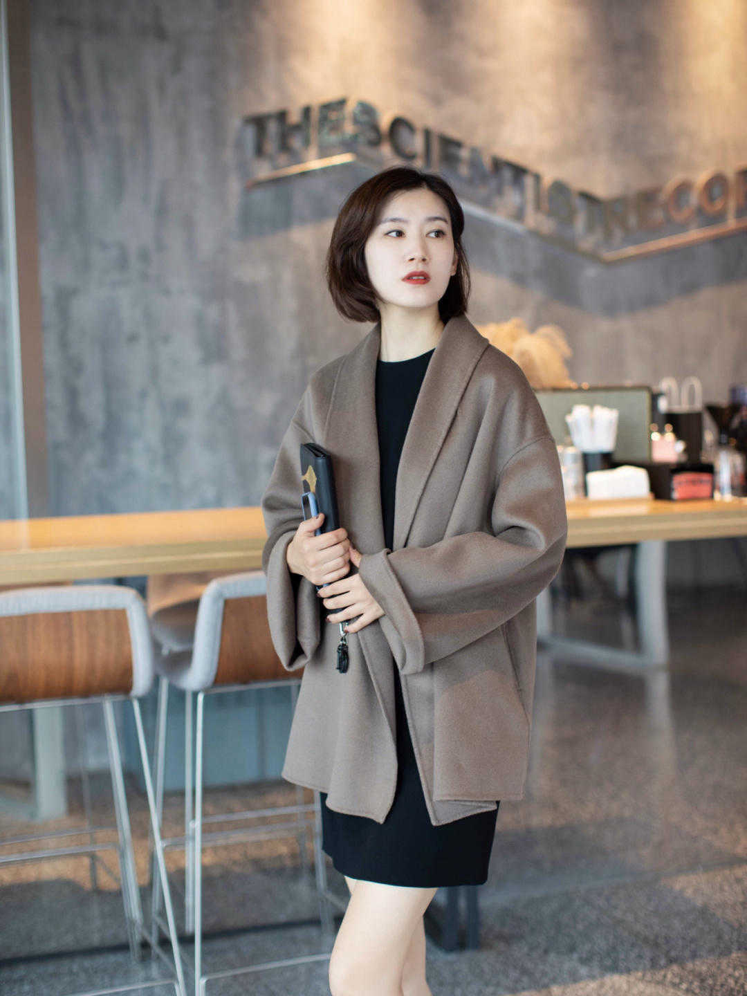 搭配|短款大衣精致的搭法,带你成为秋末冬初的美人儿