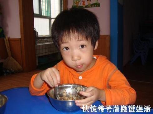 脾胃|7岁女童2年没长个,只因常吃2种饭,儿科医生别再给孩子喂了