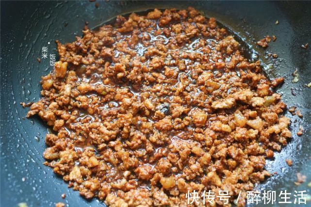 做法|早餐孩子点名要吃它,做法比饺子简单,一锅蒸33个,凉了也好吃