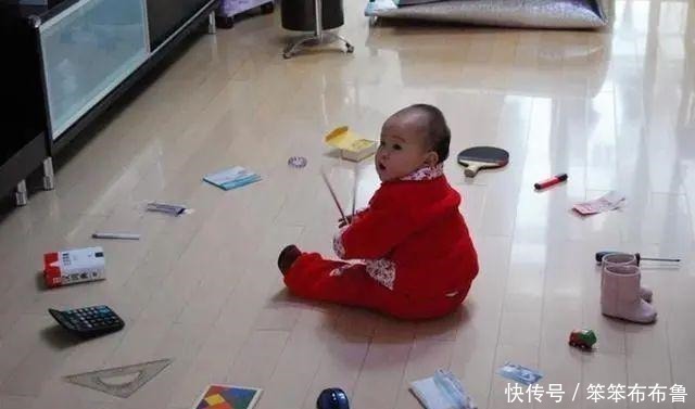 小宝宝|“抓周”仪式上,宝宝抓到的东西令奶奶瞬间黑脸,妈妈没眼看