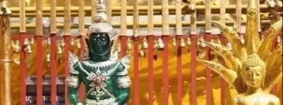 泰国|价值过亿的翡翠,用黄金装饰,泰国这玉雕震撼人心