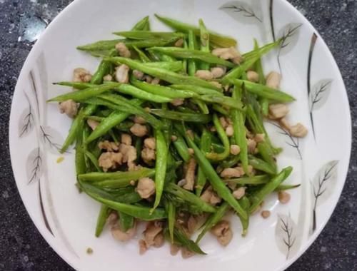 冷天,碰到这菜别错过吃,钙比鸡肉高,4块钱一斤不贵,别不懂吃