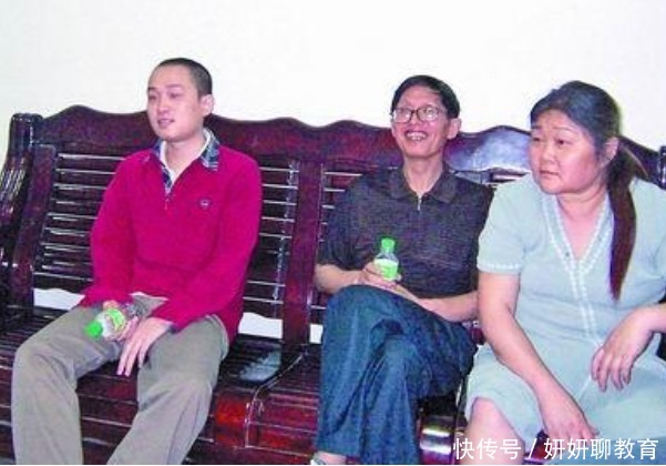 张非|中专生被劝退复读，4次高考轻松上复旦、清北，看似励志却成笑话