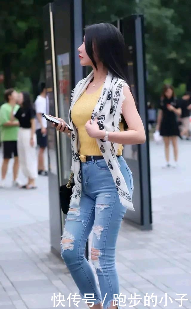 下半身|打底裤的搭配显得韩流范十足,使整体更清纯高贵