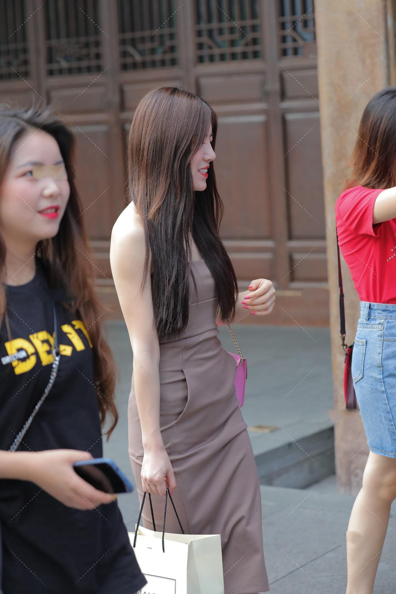 气质|驼色的裙子, 尤其是背心连衣裙穿上很有气质