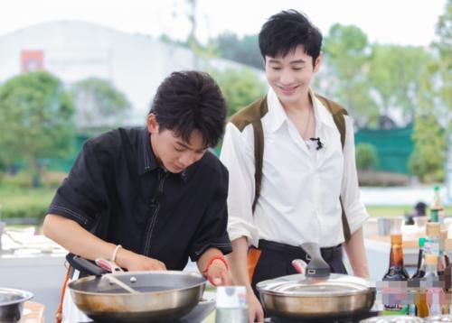 做菜|《中餐厅5》明星做菜贵到离谱,黄晓明鱼头卖155,龚俊一份虾199