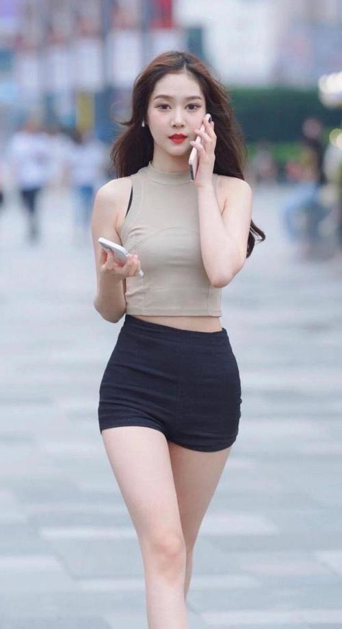 街拍 一枚活泼可爱的小姐姐,魅力远胜都美竹了吧?