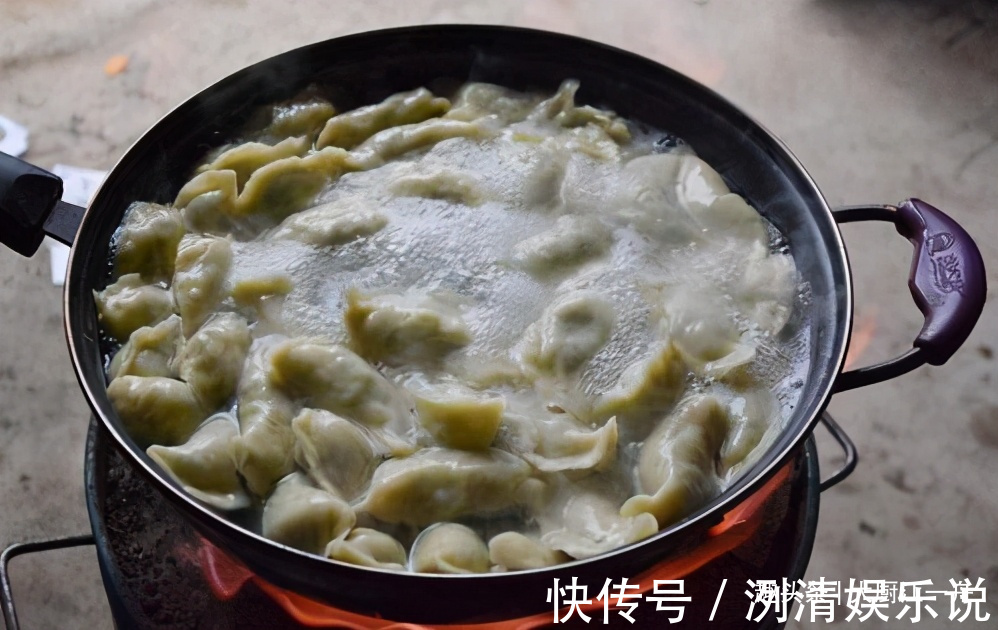 冬至包饺子,还是这种馅的最好吃,又鲜又香,看着就直流口水