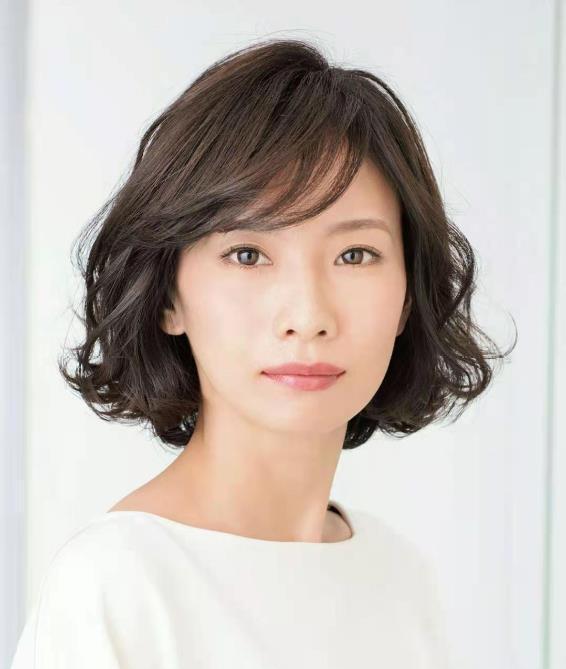 脸型 五十岁女人要避开三款发型,第一款显老,第二款显胖,第三款显黑