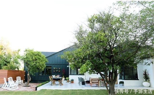 翻新|有个50㎡的大院子真是奢侈,种几棵树铺上草坪,带着孩子撒欢儿!