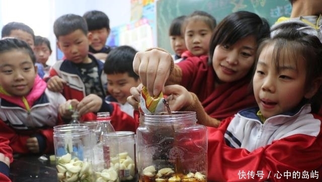 腊八泡“腊八蒜”,4个作用,3个禁忌,健康过冬