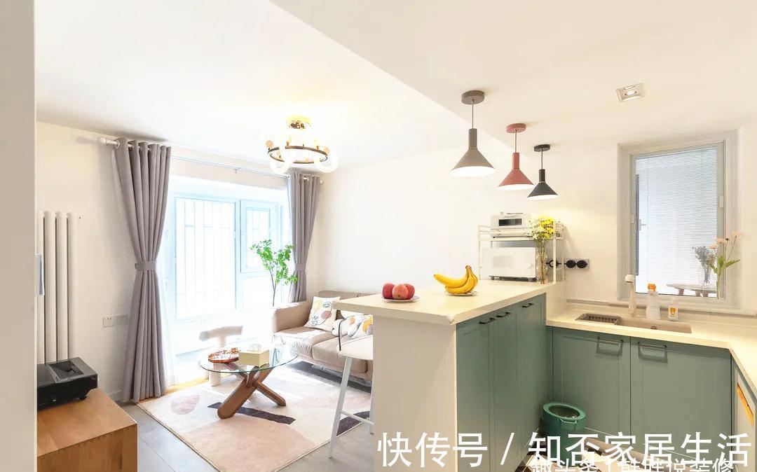 吧台|80㎡奇葩两房半户型,餐厨融合打造吧台当餐桌,主卧挤出衣帽间