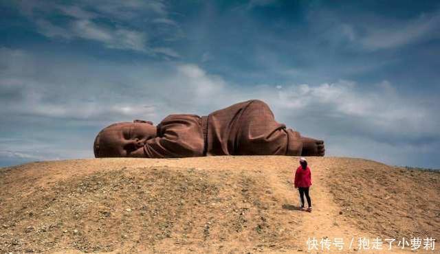 32岁“巨婴”，每天喝奶粉穿尿布，不然就哭闹，妈妈也没办法