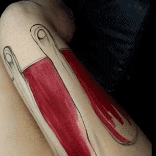 裙子|当她们掀开裙子,露出“惊艳”的大腿时,所有人都看呆了