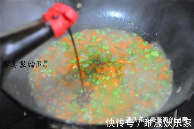 青豆|早餐不必太复杂，儿子最爱这，蒸一蒸卷一卷，比馒头省事比烧卖香