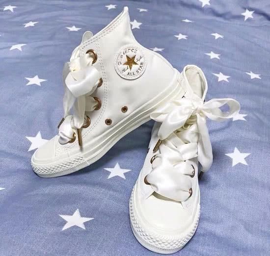 匡威的“仙女鞋”火了，丝带蝴蝶结太“斩男”了，恭喜你即将脱单