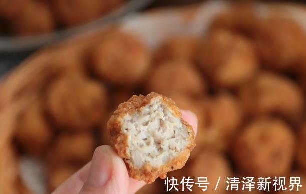 不用面粉的炸丸子,莲藕鸡蛋加点肉,香酥不油腻