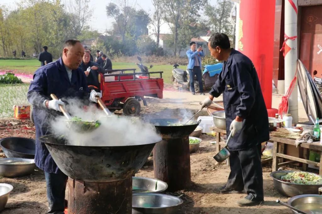 大席|吃大席折菜回家，到底该贬还是该赞？