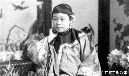 当作|她是首个到美国的华人女性,却被当地人当作珍稀动物围观