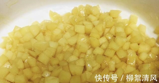 自制苹果派，酥脆香甜，口感丰富，吃一次就上瘾！