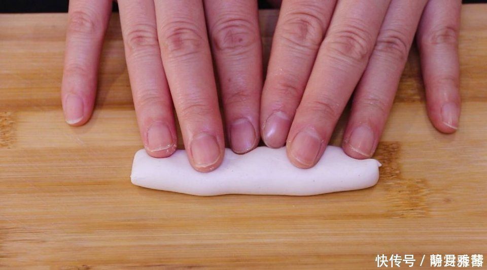 白糖和糯米粉还能这么吃，第一次吃就吃上瘾了，外酥里糯