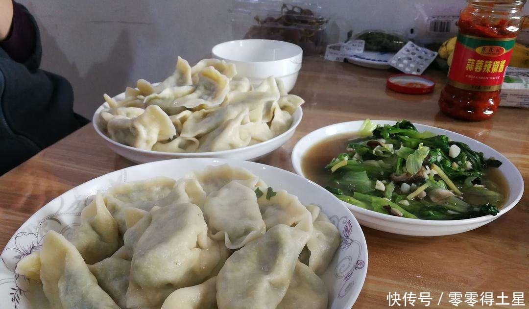 包好的饺子,直接放冰箱就错了,这样保存,煮的时候不破皮不粘锅!