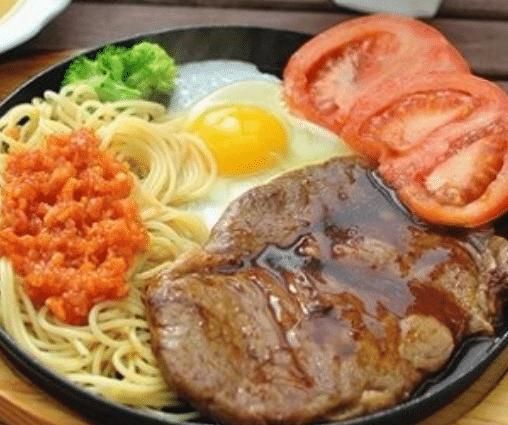 吃牛排，为何要搭配一个“溏心煎蛋”，不懂别随便吃，会被笑话的