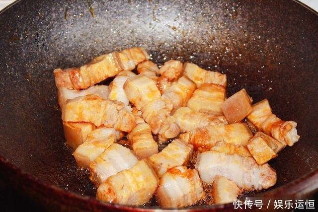 年夜饭的压轴菜来了,寓意招财进宝,肥而不腻,绝对撑得住场面