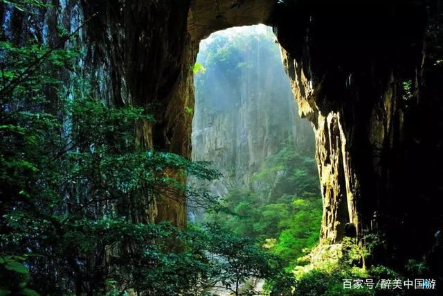 坪坝营|探访恩施坪坝营景区，拥有少见的穿洞群落，植被繁茂，溪流纵横