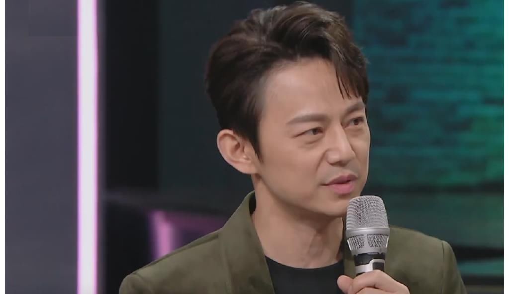 5年前微不足道的小失误,何炅愧疚至今,主持一哥当之无愧!