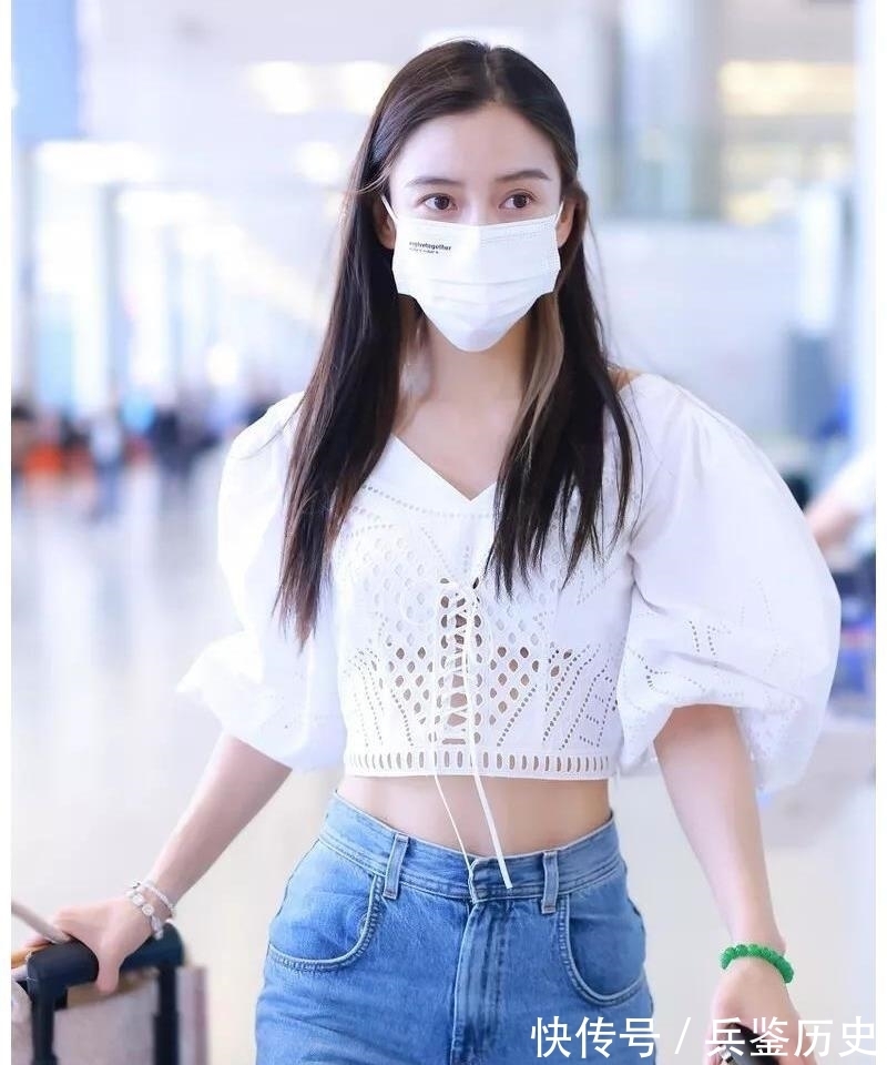 女团成员|Baby真懂往“嫩”了去打扮,发色挑染穿露脐装,还以为女团成员呢