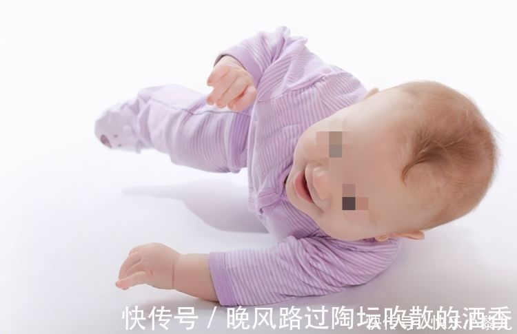 小芳|宝宝四个月不会翻身怎么办?孩子翻身的关键期,妈妈别错过了