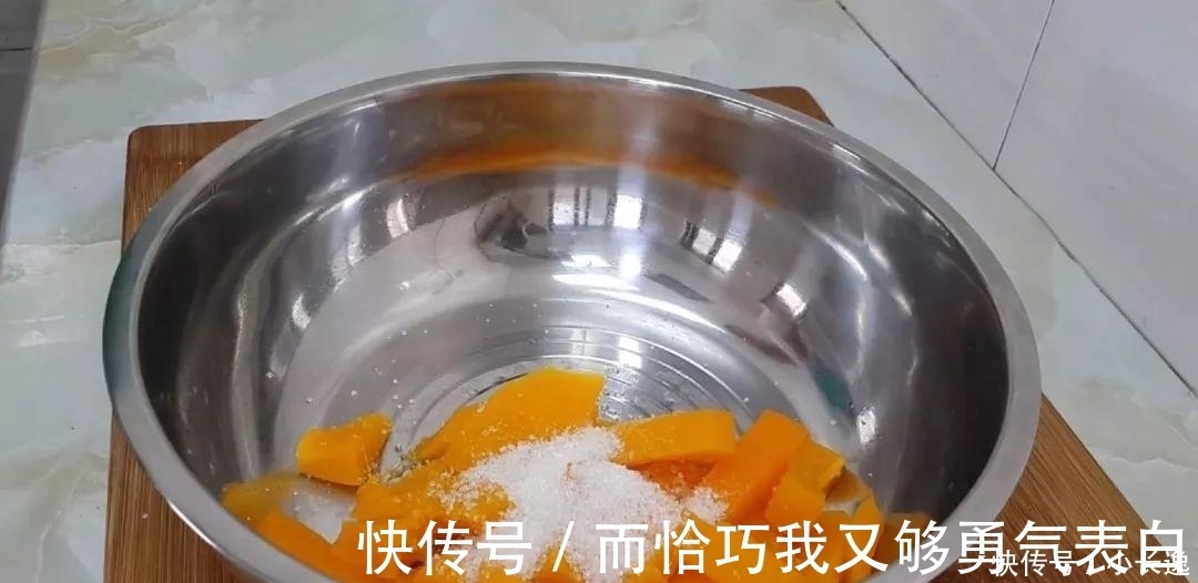 鸡米花|半个南瓜, 一斤面粉, 筷子一搅, 做出来比鸡米花都好吃, 越吃越香