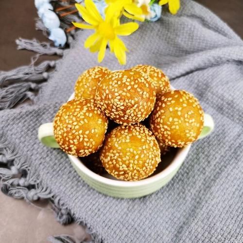 红薯芝麻球，简单好做又好吃，零厨艺也可以露一手