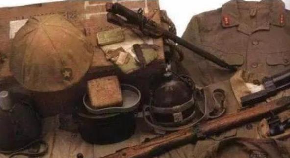 放牛|东北老汉在山上放牛,发现一个山洞,洞中的物品令人无法淡定