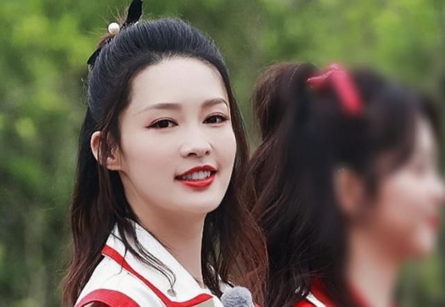 生图|谭松韵跟李沁《跑男9》同框，都是30岁，生图下的颜值把我看愣了