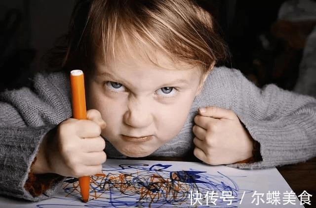 家长|孩子不听话该打吗?家长晒出了孩子挨打前后的作业,差距天壤之别