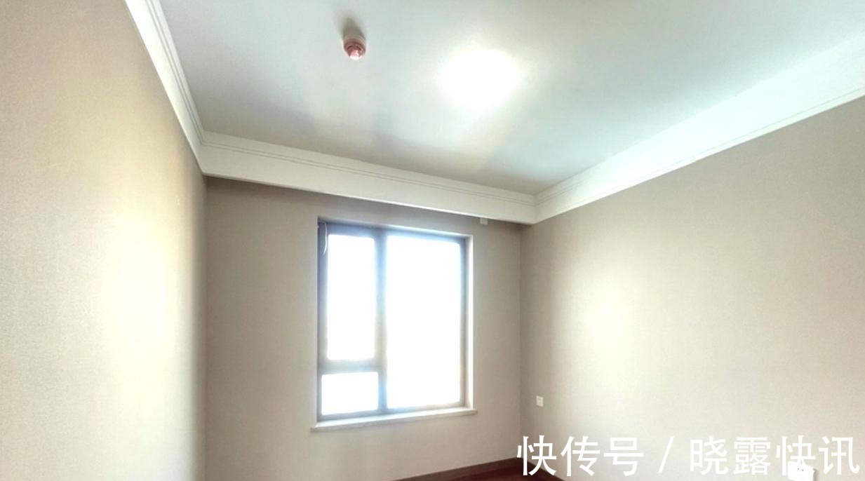 复合木地板|期待已久的精装房终于交钥匙了,简约清爽,买完家具就能拎包入住