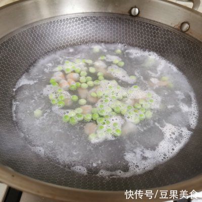 小丁|吃着比肉还鲜，嘴馋就吃#蛋趣体验# 芙蓉虾蟹丁