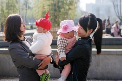 二宝|33岁宝妈朋友圈引热议:那些劝我生二胎的亲戚,现在都羡慕我