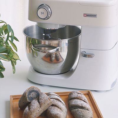 黑芝麻奶酥面包