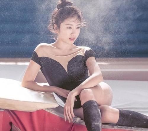 完却|体操女神生完孩子后，29岁仍韵味十足，生产完却因奶水太多发愁