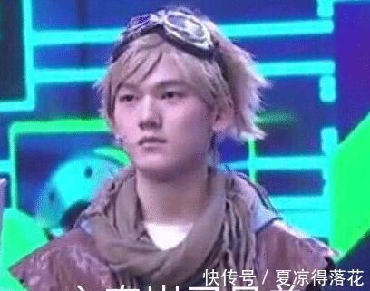 电灯泡|Karsa恋情遭曝光,二次元画风女友可爱甜美,像动漫中走出的萌妹